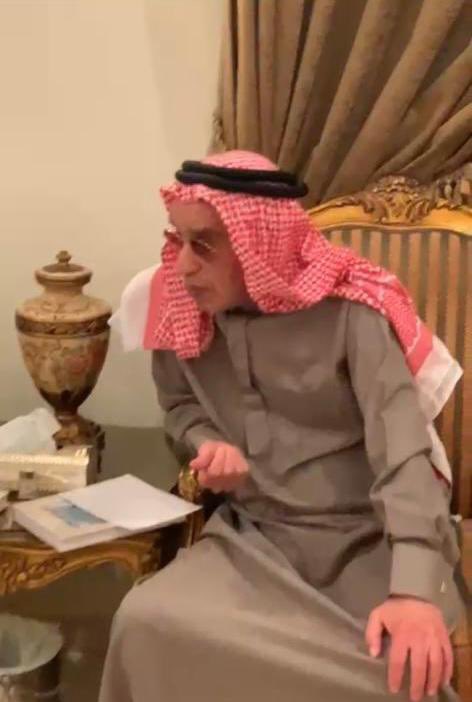 🌻غيّب الموت اليوم الرائد الأديب الشاعر  #سعد_البواردي رحمه الله  أحد رواد الصحافة والثقافة ببلادنا الذي أثرى أدبنا بالمؤلفات والدواوين الشعربه 
 عمل مع  علامة الجزيرة حمد الجاسر  حين أسس  مجلة اليمامة وكان أحد كتابها  البارزين 
🤲🏻العزاء لأسرته وكل محبيه وقرائه 
<a href="/fadwa_albawardi/">🇸🇦 فدوى البواردي</a>