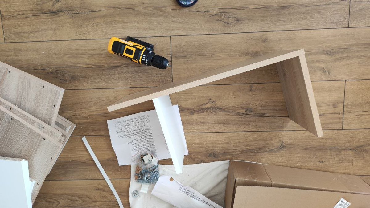 Taski_Guru's tweet photo. Upd -
And we were good.
Assembled only one shelving unit thou since we were busy with other stuff.
Building your own house under the sunset lights is suddenly one of the most romantic things I ever experienced so far 😳
#personalnonsence #repair #photo #shelvingunit https://t.co/RMW3TOgTBt