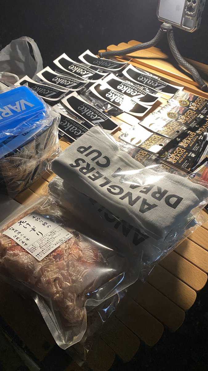 hayama61's tweet photo. 初のボートアジングイベント🐟🐟
食いが渋い中でしたが、終始和やかなムードで最後まで頑張って下さいました。

講師で乗ってくださったZeake近藤さん、カナさんありがとうございました。

イベント協賛くださったメーカー様
#ANGLERS_jp  #varivas  #zeake #xesta 
#bluestorm 
 
またやりたいですね https://t.co/Qe8vkJDT2P