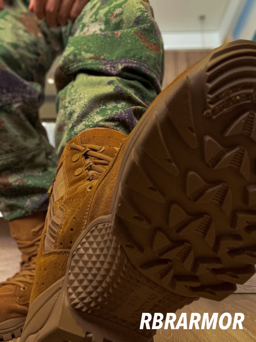 RbrArmor's tweet image. 老子起身你就开始躲？