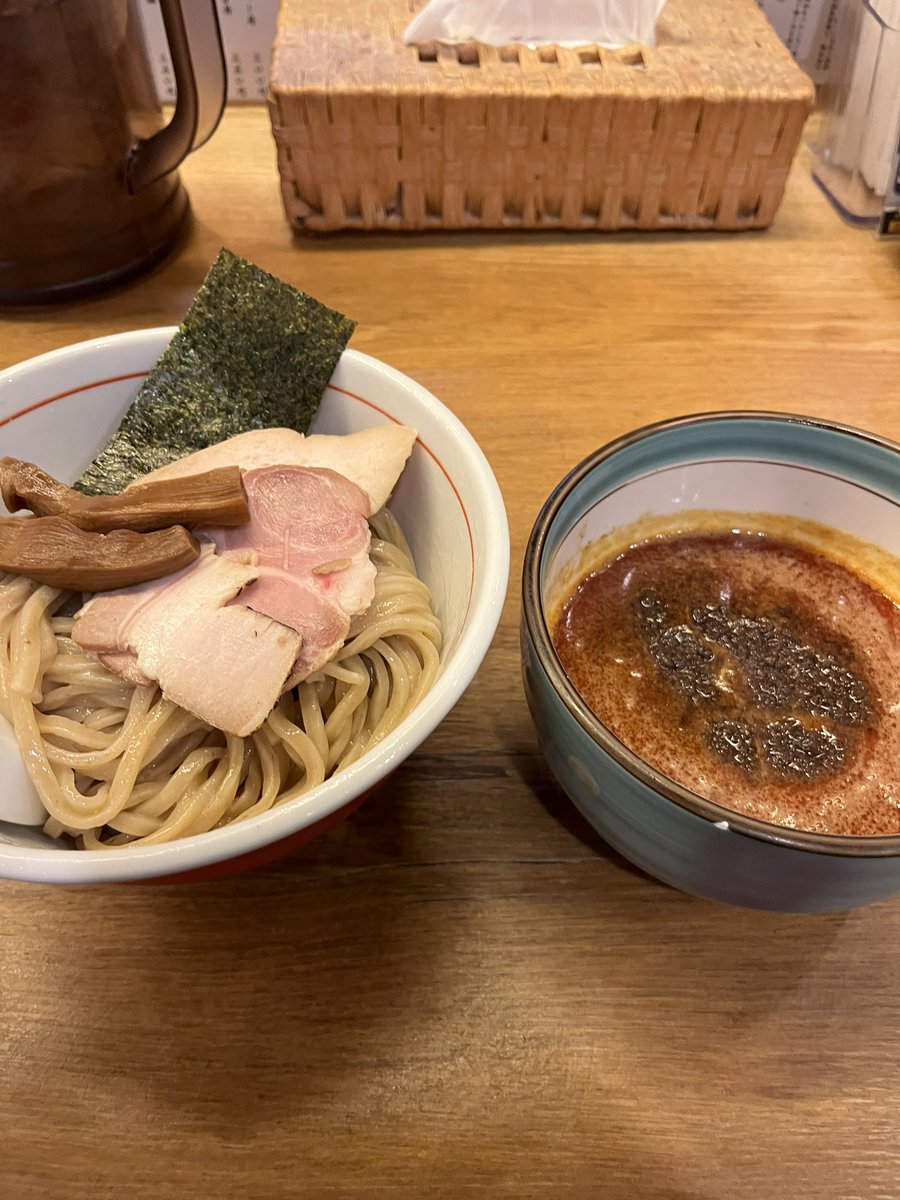 OrangeSeep's tweet photo. 試験の後この前のコンサートの打ち上げ！
からのラーメン締めしてきてしまいました笑

みなさん良い夜を🌙🐑 https://t.co/vEz3wCHf7e