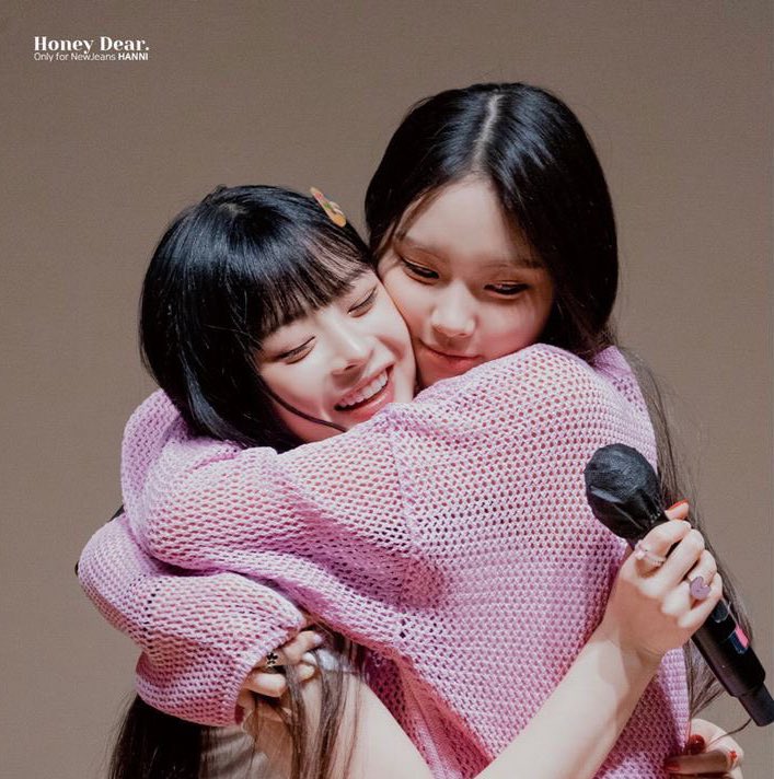 hannihourly's tweet photo. retweet and reply:

#혠이생일축하하는법을아르켜줄게
#HAPPY_HYEIN_DAY
#HYENppy_BIRTHDAY https://t.co/IGqqSgmptq