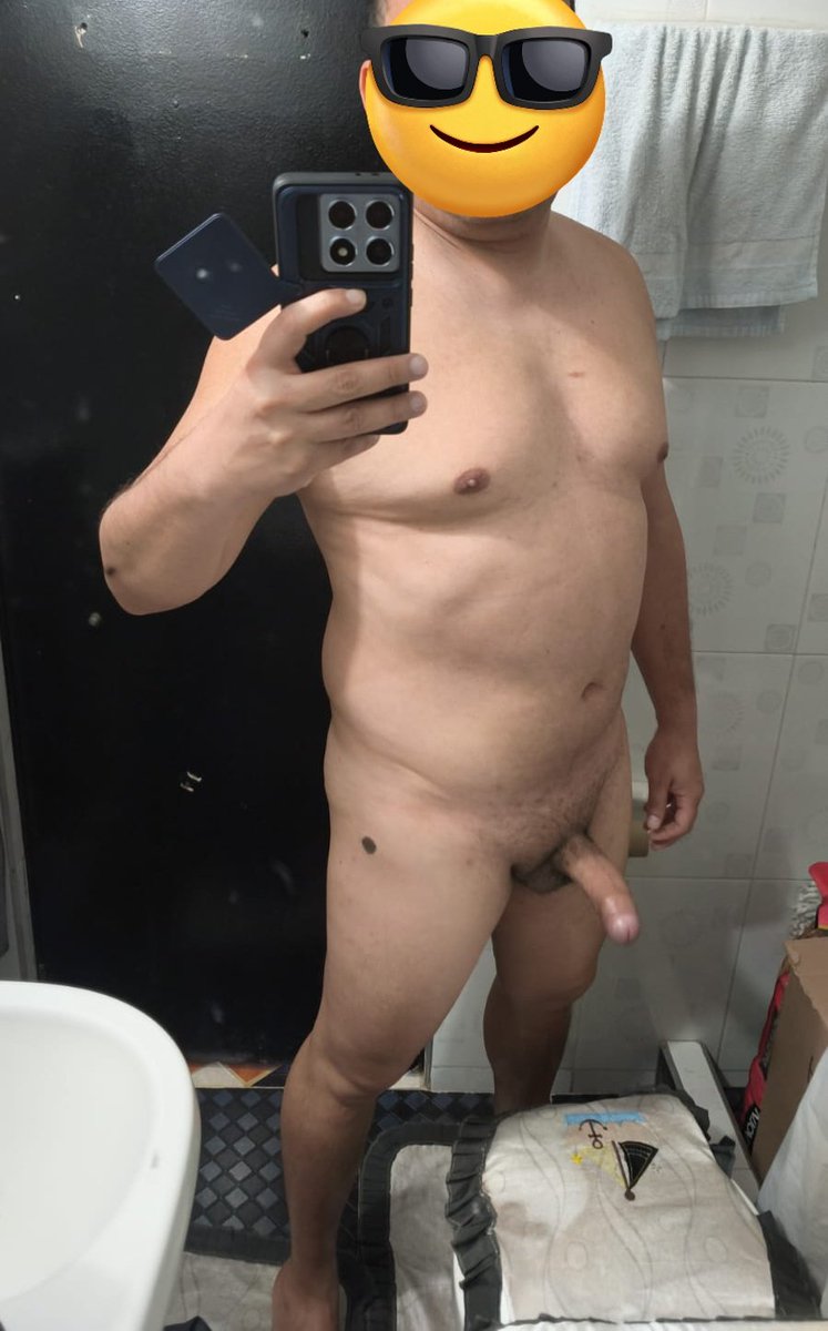 Mi linda esposa Lissa. me dará un permiso por aniversario, alguna chica aqui quisiera ser mi regalo ?