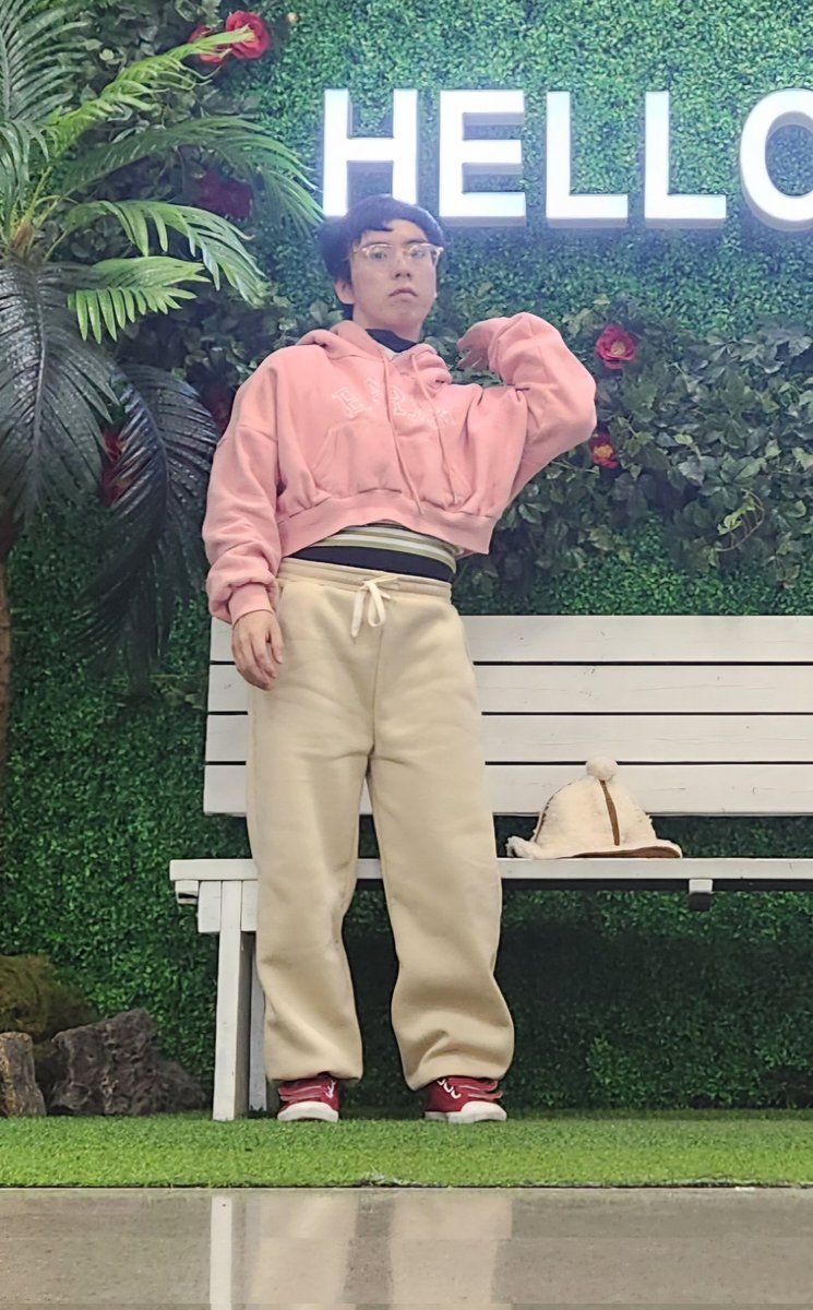 chomin1775's tweet photo. AI사진 바꾸는거에 재미들렸는디 너무 여자를 만들어 주는데? 오히려 좋은건가?
#퀴어 #에세머_트친소 #리틀 #CD #여장
#구인 #플러팅 #섹러팅 https://t.co/OygwvQiCGv