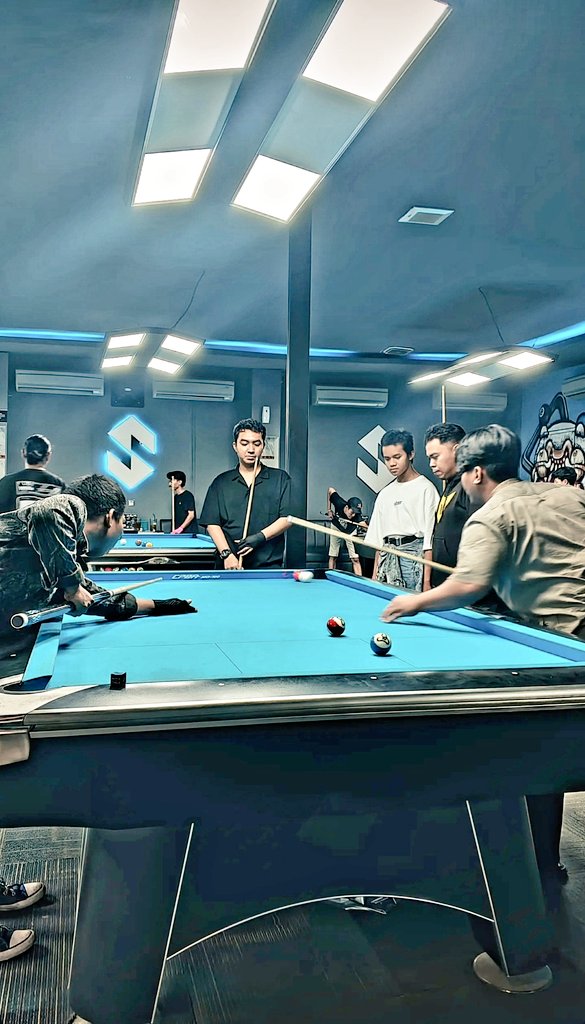 weekend ini, lumayan hetic jg ama aktivity Outdoor.Hari sabtu tgl 19 Ap, dapat  jm kerja setengah hari, bru sore nya lanjut ke TLJ and BL malming.