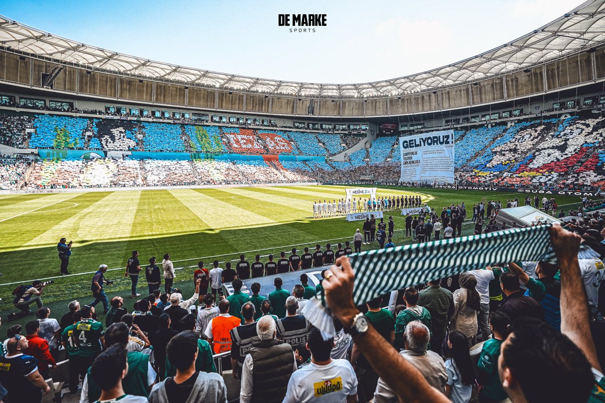 demarkesports's tweet photo. 45 bin Bursaspor taraftarı, şampiyonluğu Bornova FK maçıyla kutluyor 🐊 https://t.co/VZYBUvqPAL