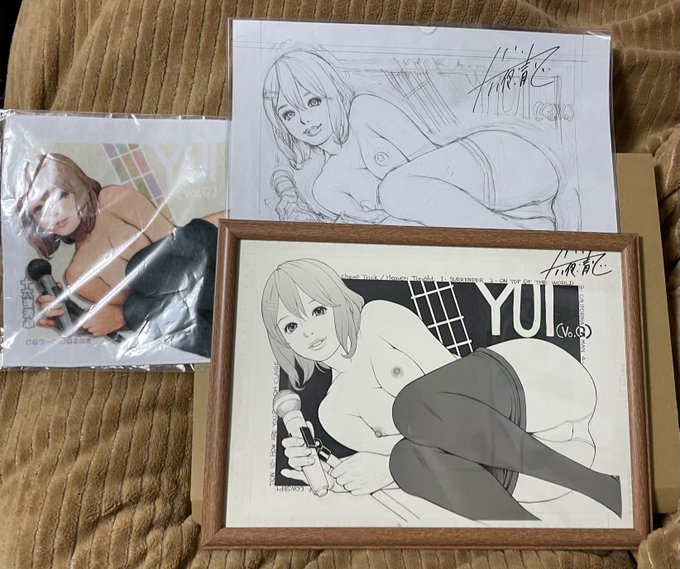 【BOOTH販売】「コミケット81」での購入者特典として配布されたフリーペーパー『十六夜瓦版⑪』のピンナップ(画像2を参照)の「生原稿+ラフ原画+グッズ<三点セット>」になります。生原稿とラフ原画には「十六夜清心」本人による直筆のサインを入れさせて頂いております。 