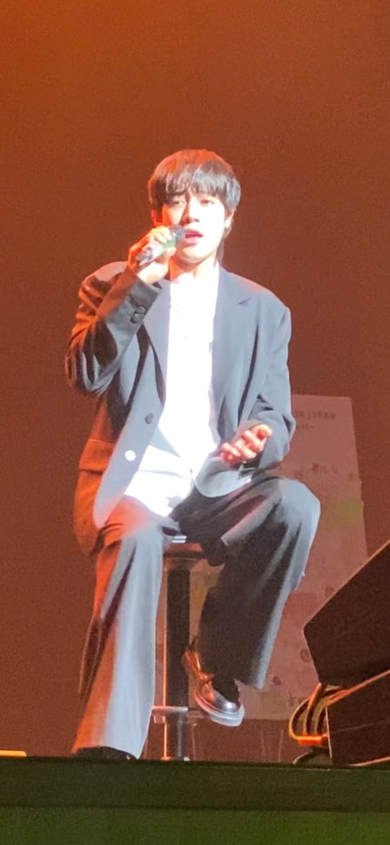 momo4562's tweet photo. こちらを見てくれたような？

#キムヒョンジュン
#KHJ_Filament https://t.co/akzZpzhWej