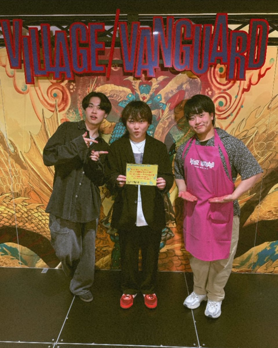 vv_nagoyaparco's tweet photo. #BeatLight の皆様ご来店ありがとうございます🌠
VV名古屋パルコ限定で先着で購入された方に手書きPOP付きます!
なんと、これをライブに持っていくと
プレゼントが…👀!?
メンバーコメント入りPOPは売り場にて掲示中🤝
4/16発売の初の全国流通盤『stay with you』
まだ特典ステッカー付きます👌 https://t.co/JIqSgbS3mp