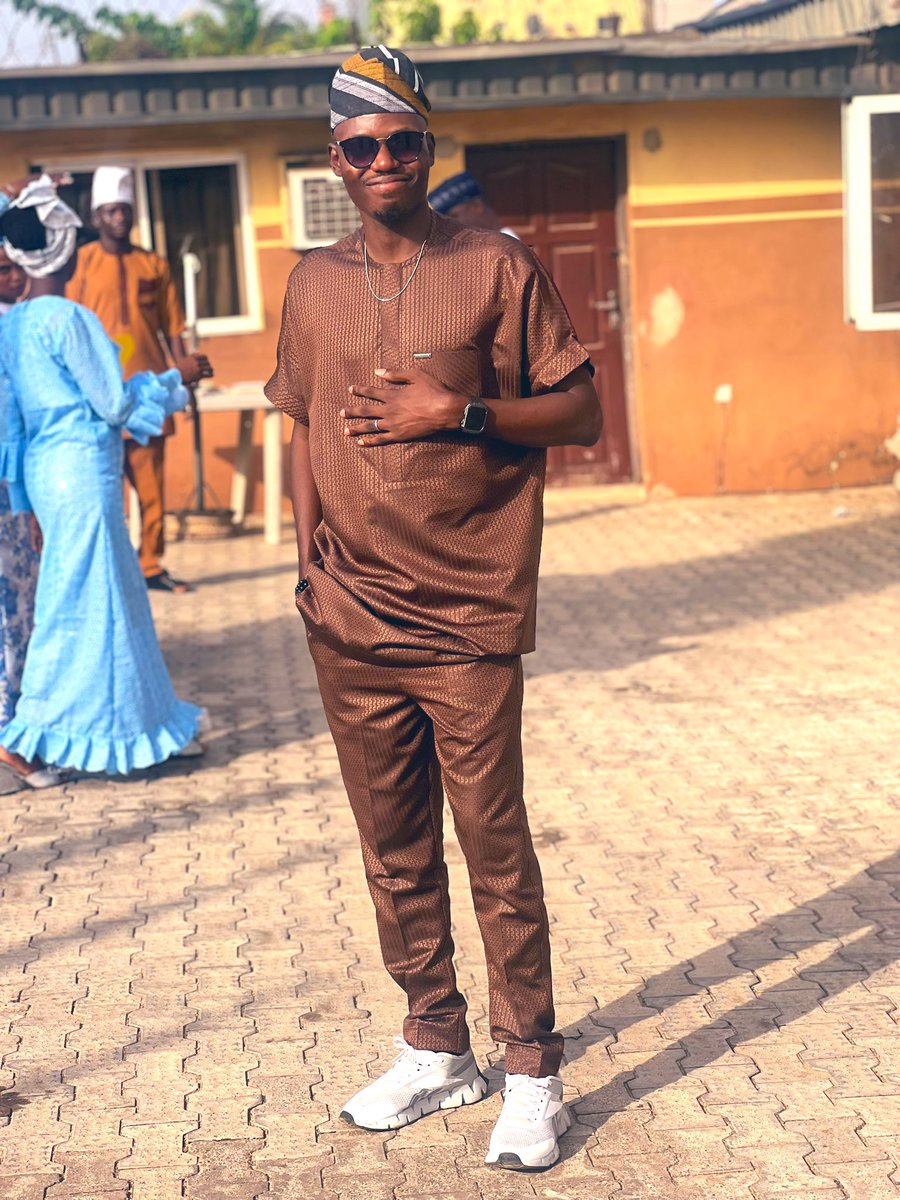 IamJomar_J's tweet image. This is the face behind the AFFORDABLE 120 units (64 units of 1bedroom and 56 units of 2bedroom) THE VINE HAVEN APARTMENTS Project! Located behind THE ARK LEGACY PROJECT, Canaanland, Ota, Ogun State.
Just in case you don't know, or you forget. Key in today and let me share with…
