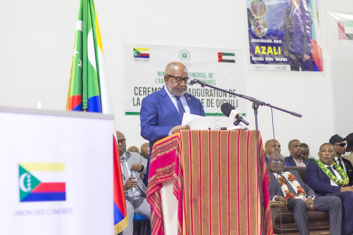 Le Président AZALI Assoumani a inauguré la centrale solaire de Oichili (6,3MW), fruit d’une coopération renforcée avec les Émirats Arabes Unis. Un pas de plus vers la souveraineté énergétique et un avenir plus vert.
#Comores #Oichili #EnergieVerte