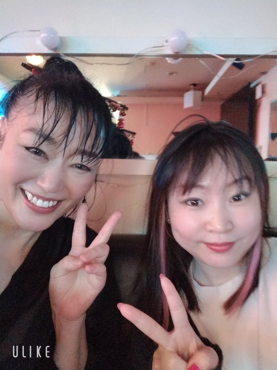 kazakyon1101's tweet image. YouTubeちゃんねるの

#不思議なアヤカシ猫bar さんでお世話になりました
#MITSUKO さんがLIVEにいらして下さいましたよー

嬉しいです(&amp;gt;ω&amp;lt;)
有り難うございます🥰

私出番後で汗だくさんですー