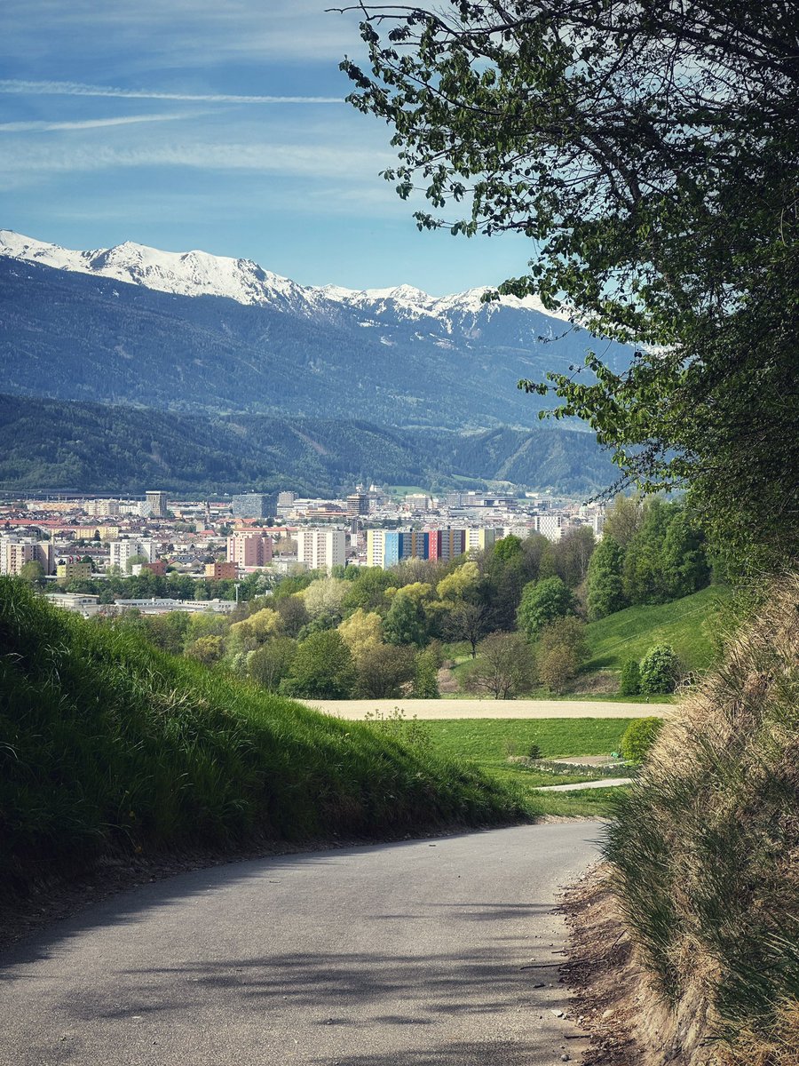 HaraldHolzhamm1's tweet photo. …gravelrunde..#keeponrolling #innsbruck #cube https://t.co/zw641tKW6T