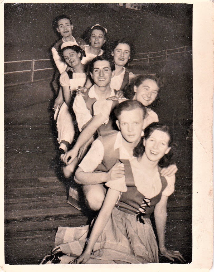 WhitchurchHosp's tweet image. Day 20 #Archive30 @ARAScot 

#FunAndGames

Pantomimes were lots of fun @WhitchurchHosp 
@explorearchives 

Thanks to Eve for the photos (taken between 1948 &amp;amp; 1951)

#HospitalEntertainment 
#Pantomime