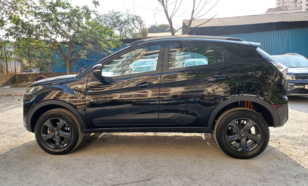 ClassicMotors10's tweet photo. 2022 Tata Nexon EV XZ Plus DK, Electric AT,
Kms – 26591, 1st Owner,
Price – 8,70,000/-
in Borivali Mumbai, Maharashtra
#cars #buynow #certified #customerservice #tata #nexonev #automaticcars #usedcars #usedlikenew #carlovers #explorepage #foryoupage #turbo #amtcars #turbocharger https://t.co/2kPDEA7fOk