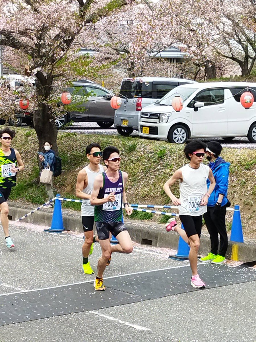 MAXPROJECT001's tweet photo. 本宮ロードレース
◯10km39歳以下男子
小元健 34分48秒 5位
半澤悠司 37分19秒
5km39歳以下男子
若菜優雅 15分39秒 優勝
#本宮市
#本宮ロードレース
#MAXPROJECT
#MAXPJT
#BEFREE
#気合と根性 https://t.co/PehCuOCvWz