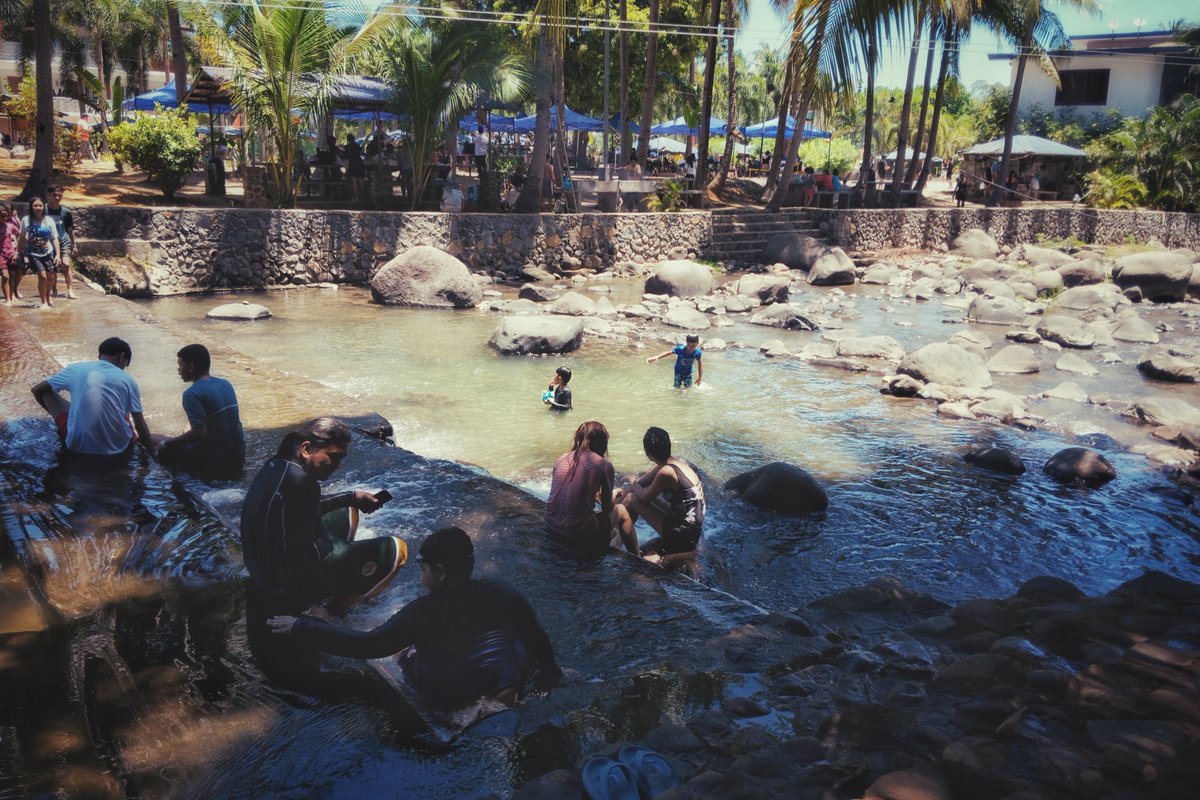 markusbutwithac's tweet photo. swimming photodump 🤸

1/4: People at the River https://t.co/N98Rm8GlQZ