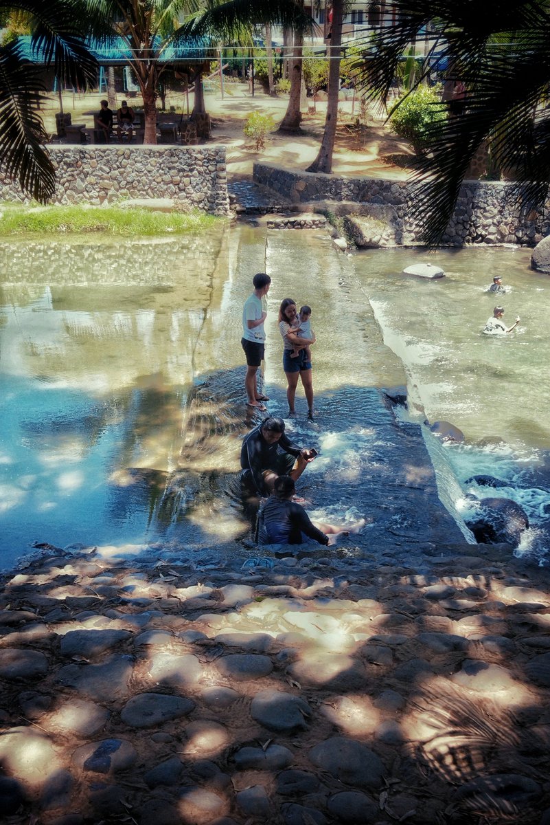 markusbutwithac's tweet photo. swimming photodump 🤸

1/4: People at the River https://t.co/N98Rm8GlQZ