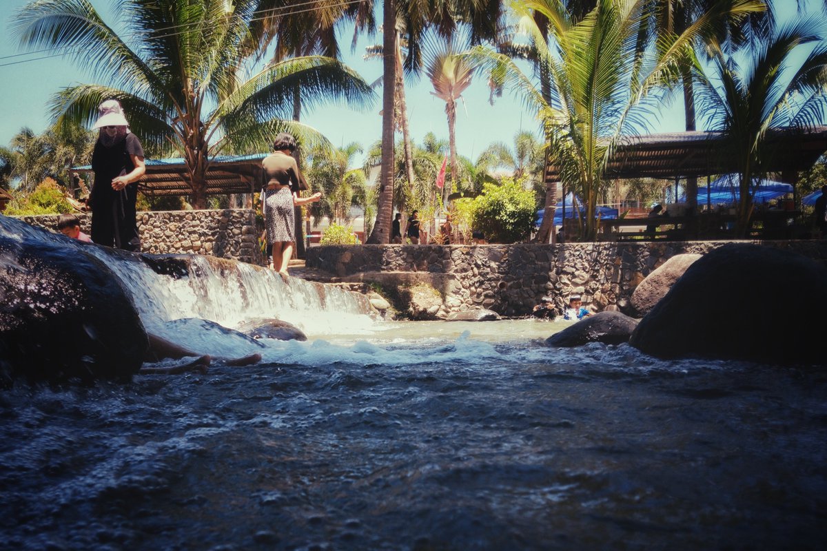 markusbutwithac's tweet photo. swimming photodump 🤸

1/4: People at the River https://t.co/N98Rm8GlQZ