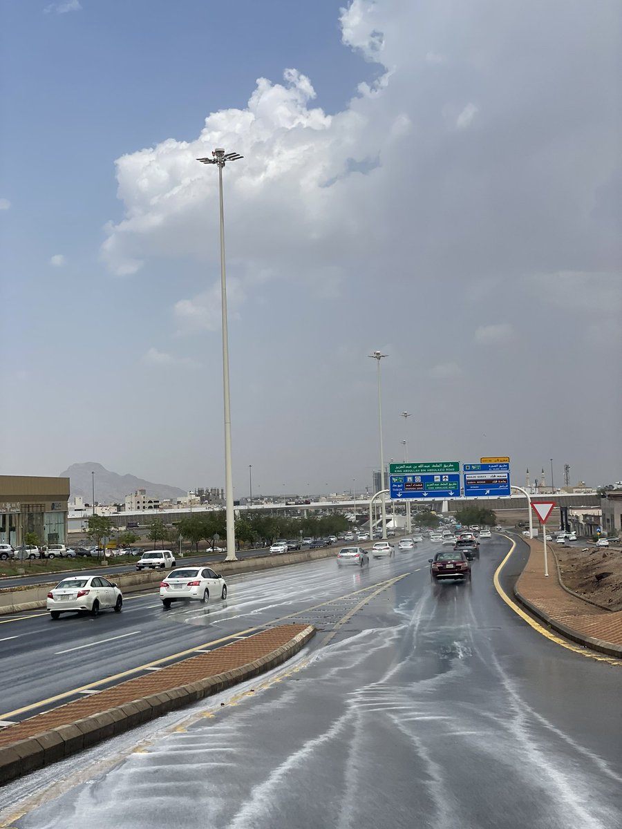 Eema24d's tweet photo. #المدينه_المنوره
مطرنا بفضل الله https://t.co/qz2hbs9eMN