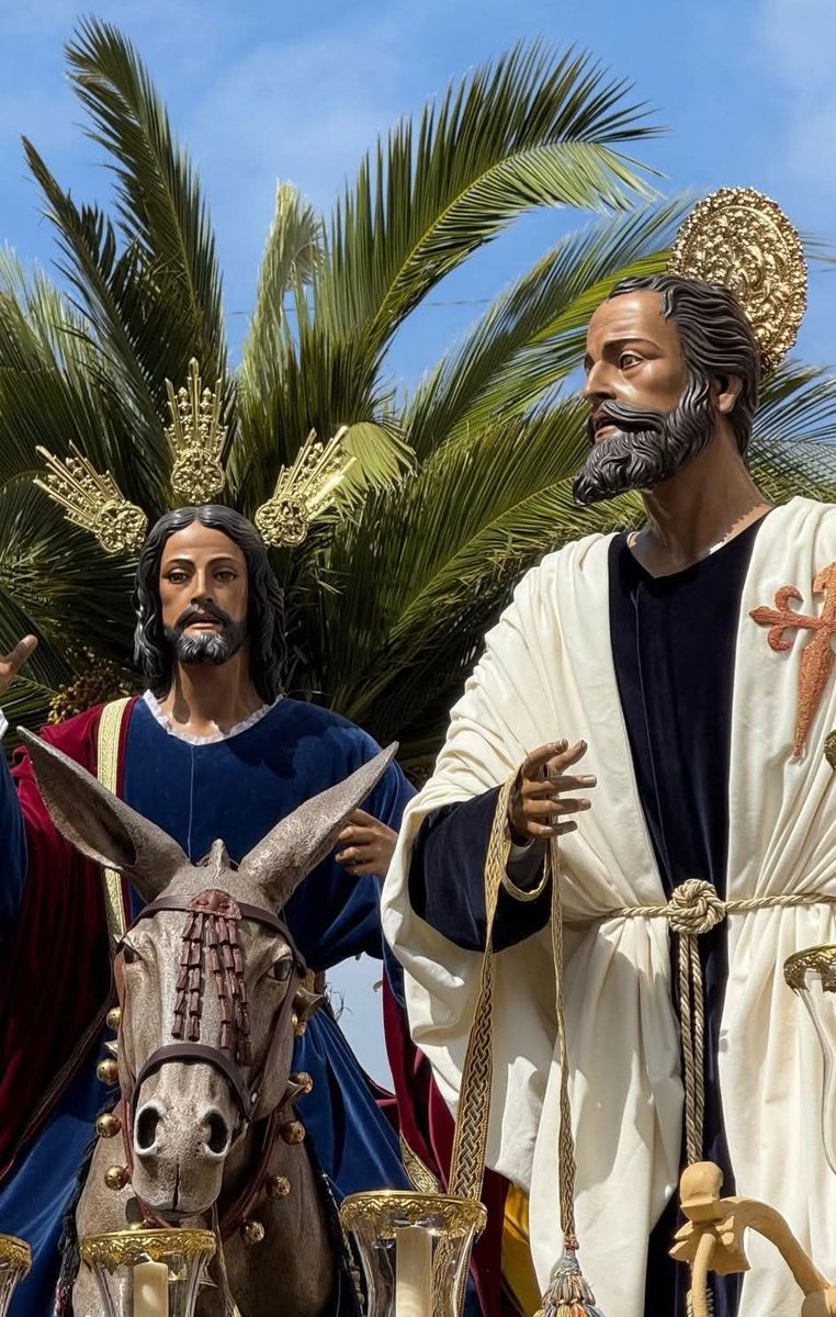 ¡Cristo ha resucitado, aleluya! Hoy celebramos el triunfo de la vida y el amor. Que el Señor Resucitado llene nuestros corazones de fe y esperanza. ¡Feliz Pascua de Resurrección!