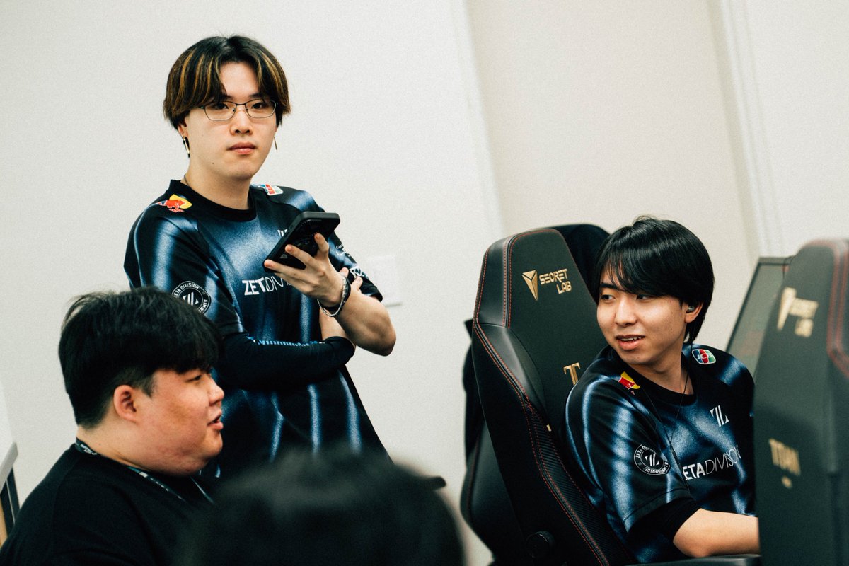 AIMWITHPRIDE's tweet photo. 決戦前🍜🔥🥢
#ZETAWIN #VCTPacific https://t.co/ZI0lxd4Zyo