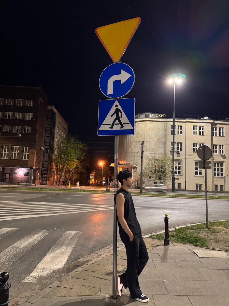 [#준우]
See you again, Warsaw 🇵🇱❤️

#루네이트 #LUN8 #JUN