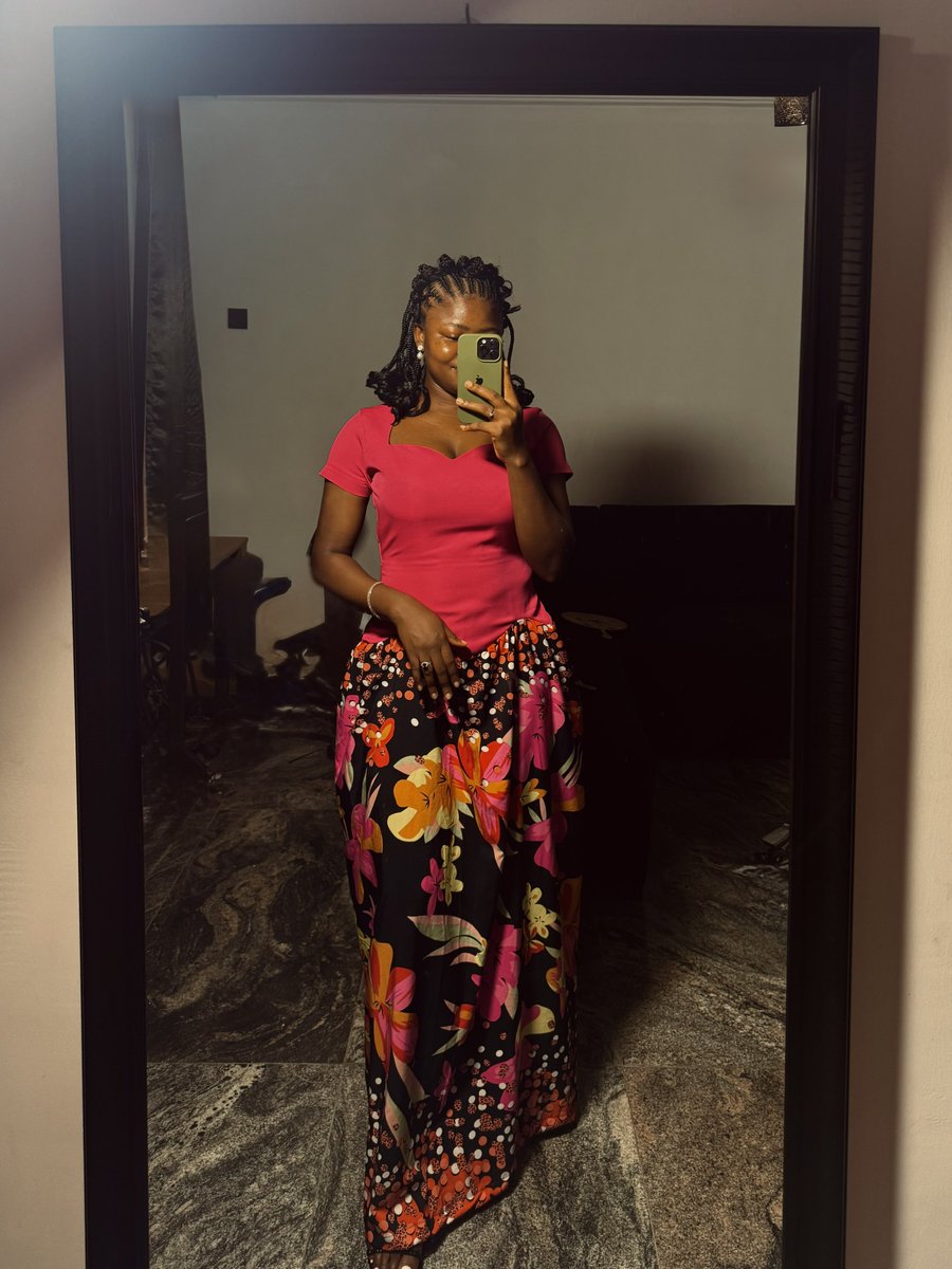 Toriah__'s tweet image. Happy Easter Celebration😍😍✨

Our outfits: My husband❤️