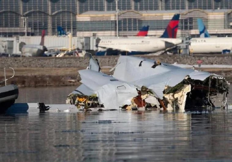 AlertaMundoNews's tweet photo. 🇺🇸 | Nuevo accidente aéreo en EEUU: Siete muertos tras estrellarse dos avionetas en Illinois y Nebraska. https://t.co/fdOiX4DHdR