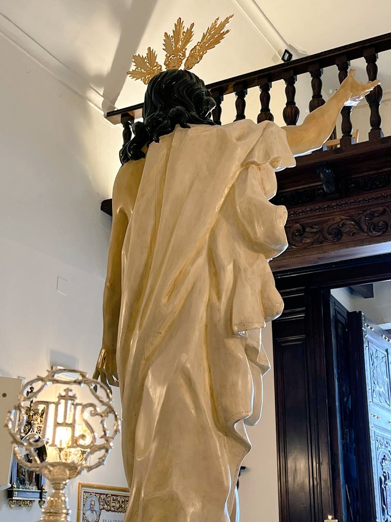 Así luce Nuestro Padre Jesús Resucitado en su trono procesional en este Domingo de Resurrección de 2025.

Este es el día en que actuó el Señor, sea nuestra alegría y nuestro gozo.

¡Jesús ha Resucitado! 
¡ALELUYA!

#MoraosALH
#CofradíasMLG