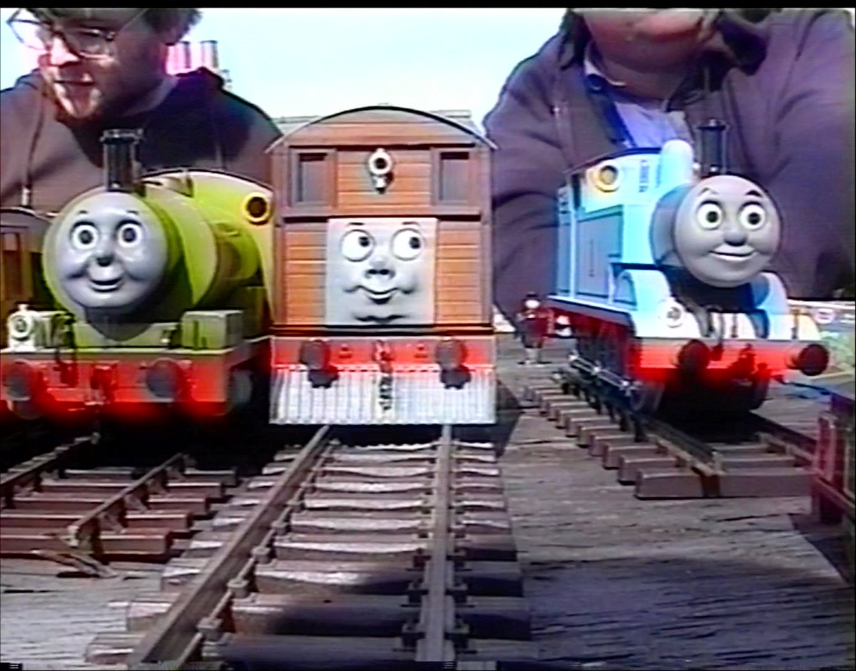 CoffeyMan5's tweet photo. Left: Sony Video8 (SD analog)
Right: Olympus MkIII camera (4K digital)
The original Ffarqhuar Branch Line trio reunite!
https://t.co/aXq0Brde6s
https://t.co/Z5coXan71c
#thomasandfriends #thomasthetankengine #video8 #4k #midlandrailway #tugs #smurfydan https://t.co/LjSmRKXYa3
