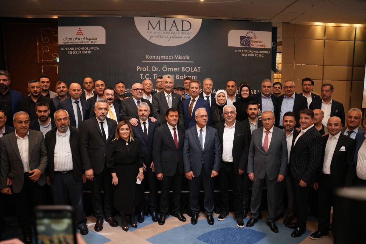 T.C. Ticaret Bakanımız Sn. Prof. Dr. Ömer Bolat, MİAD 76. Aylık toplantısında bir araya geldik.

“Ülkemizde Ticaretin Geleceği ve İş Dünyasında Yeni Fırsatlar” konulu toplantıda Sn. Bakanımız önemli açıklamalarda bulundu. 

<a href="/omerbolatTR/">Prof. Dr. Ömer Bolat</a> 
<a href="/ticaret/">T.C. Ticaret Bakanlığı</a> 
<a href="/miad_Kurumsal/">Malatyalı İş İnsanları Derneği</a>