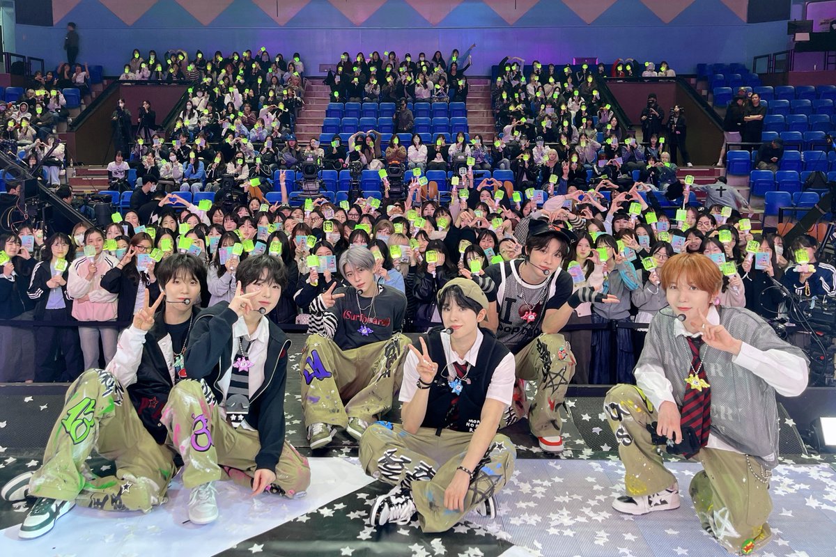 시즈니이 오늘 인기가요를 끝으로 기대하던 poppop 활동 1주차가 끝났네요
보이는 곳에서든 안 보이는 곳에서든 시즈니가 응원 많이 해 줘서 재밌었어요 감사합니다
오늘 스페셜 엠씨도 전보다 괜찮게 했죠?? ㅎㅎㅎ
poppop 많이 사랑해 주세요 고마워요

#SION #시온 #シオン
#NCTWISH #poppop