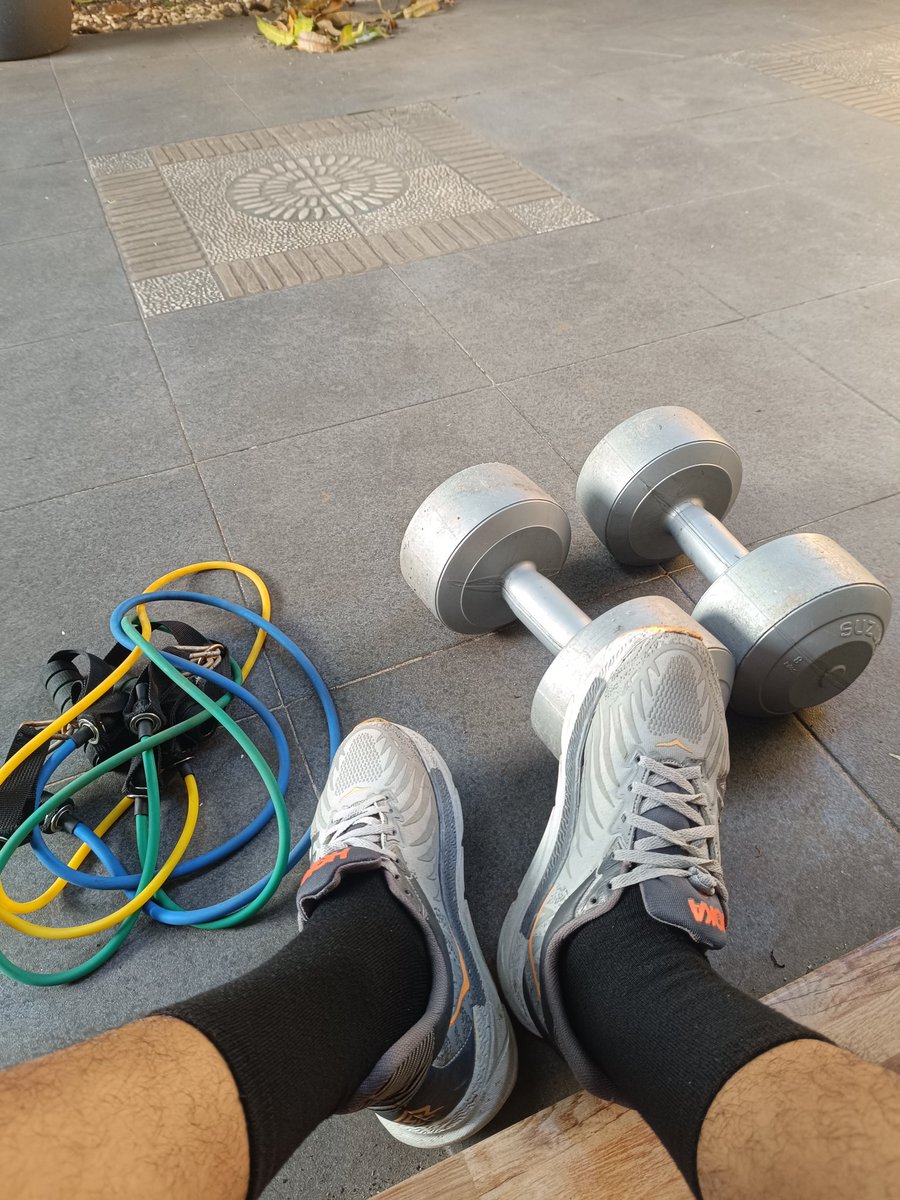 masjavaa's tweet image. work out at home on sunday afternoon😊