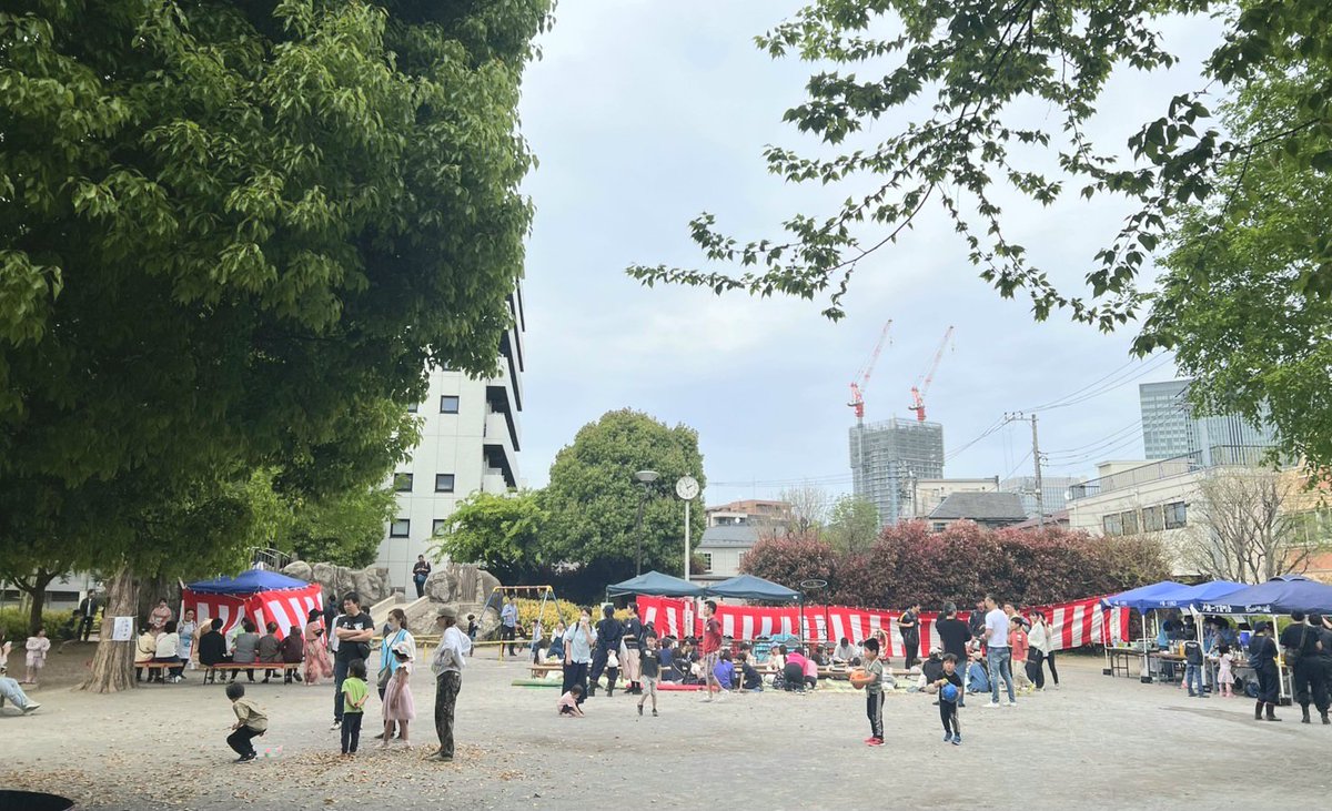 爽やかな風が吹き抜ける好天の中、
先ほどは戸越1丁目町会の
春まつりに伺いました！

手作りの出店や子どもみこしも
繰り出し、大盛況✨✨

新緑の緑が鮮やかに映える中、
皆さまの笑顔が満開に
咲き薫っていました❣️

お声を掛けてくださった皆様、
本当にありがとうございました🙇‍♂️

#品川区
#まつり