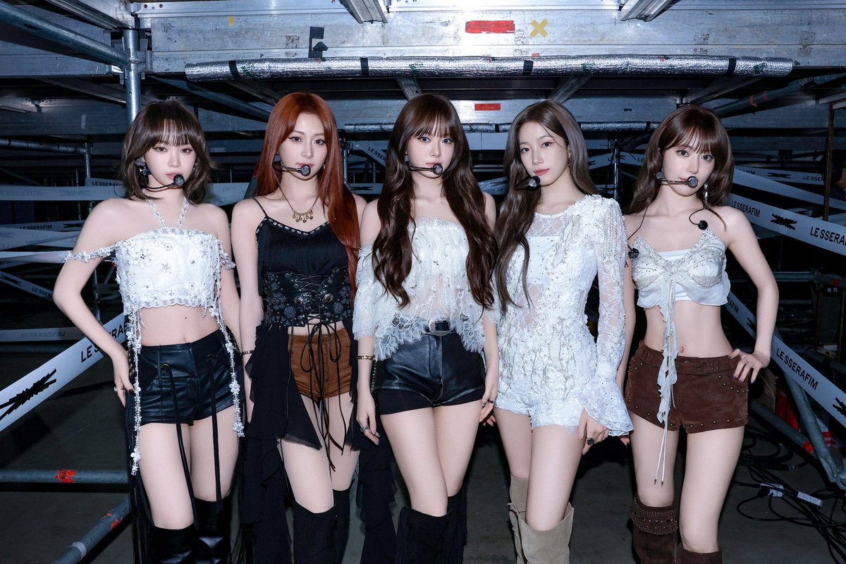 NKazuhaBrasil's tweet photo. 🏆| LE SSERAFIM vence o 3º win da era HOT no Inkigayo.

#HOT3rdWin 
#LE_SSERAFIM34thWin
#LESSERAFIM34thWin https://t.co/PcchiLa8Ox