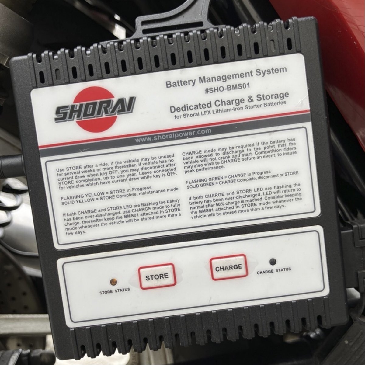 JIRO_850's tweet photo. 2025年4月20日(日) 
バッテリー充電機をセットして本日のルマン3終了
#SHORAI #piaggio #motoguzzi #LeMans3 https://t.co/itj8DiQMYz