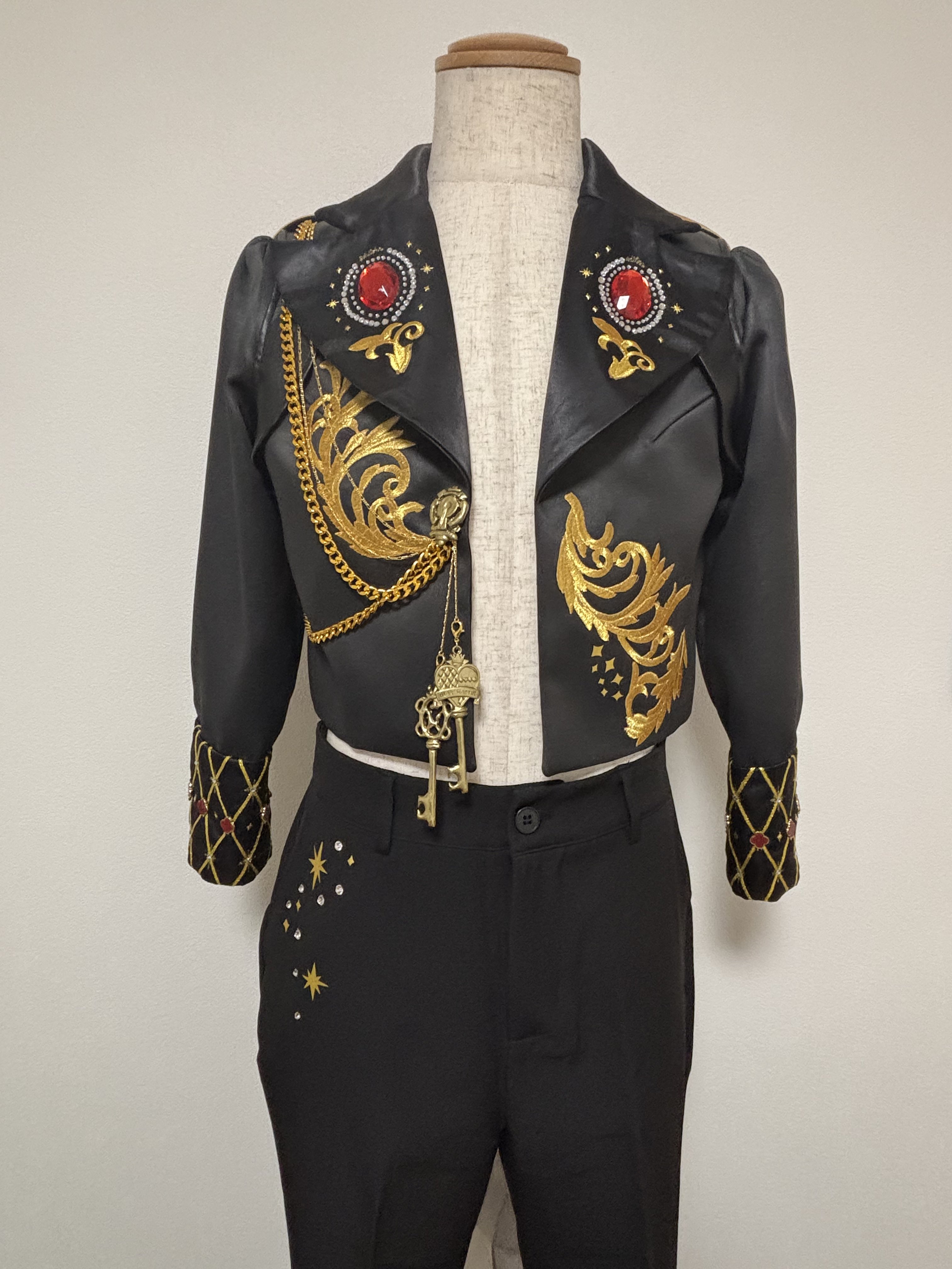 ブレイジングジュエル ハーツラビュル 衣装 セット Amazon.co.jp: [wtshop] ツイステ 5周年記念 ブレイジング