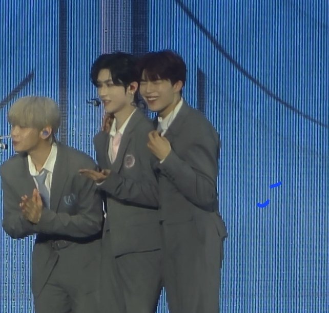 Tolong, selamanya ya sayang.