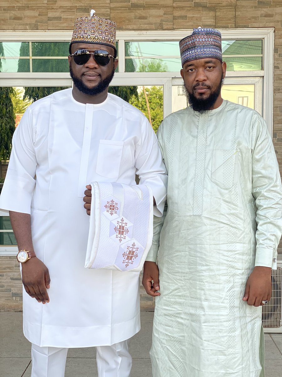 el_bonga's tweet photo. Happy married life my good friend @imransong. May Allah bless your union and unite you both in all forms of goodness. Amin. https://t.co/Y8ZWVkbw20