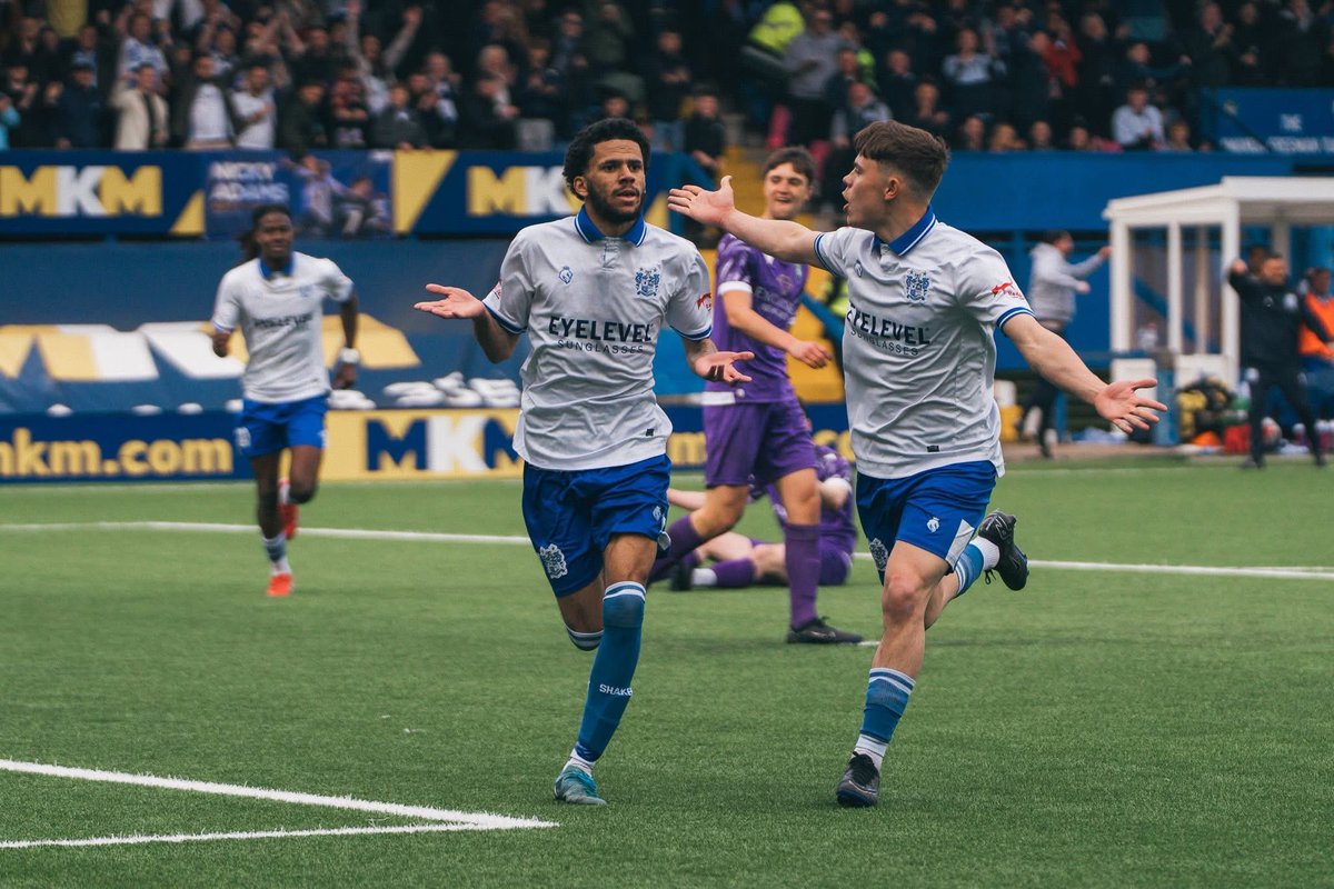 connorpye3_'s tweet photo. What a day 🏆🏆@buryfcofficial https://t.co/sB92vsq0X0