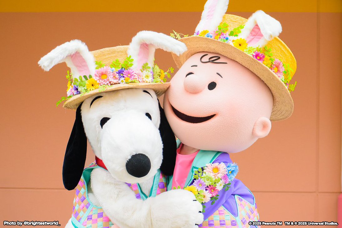 スヌーピーとチャーリー・ブラウンが ハグしているところを激写