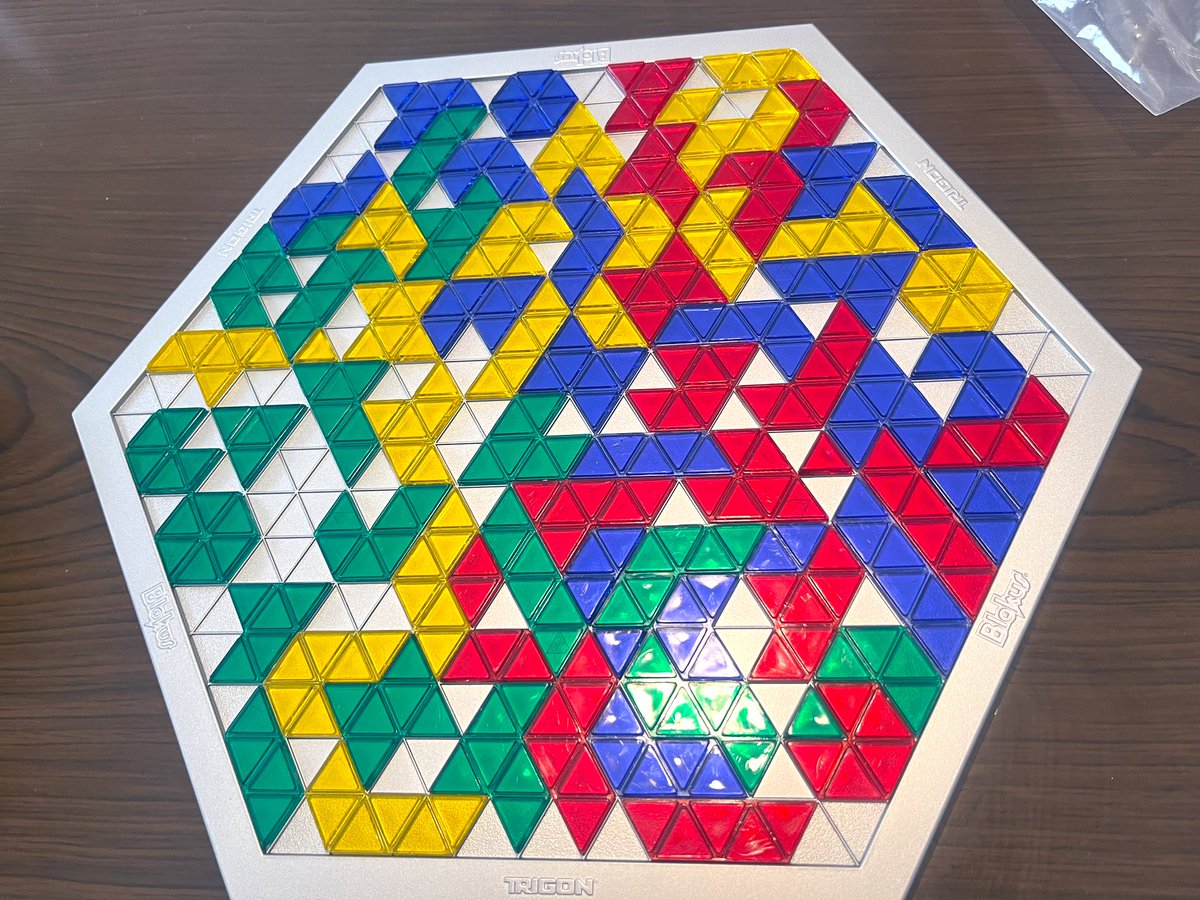 ニナアインス邸ボドゲ🏠✨

噂に聞いてたレンソービンゴ初めてやったけど好きなゲームだった！
ウェルカムトゥザムーンはやっぱり面白過ぎて永遠に出来る🌙
コードネームはニナちゃんと通じ合ってて女子チーム勝利😊鳥4は我ながら天才♡