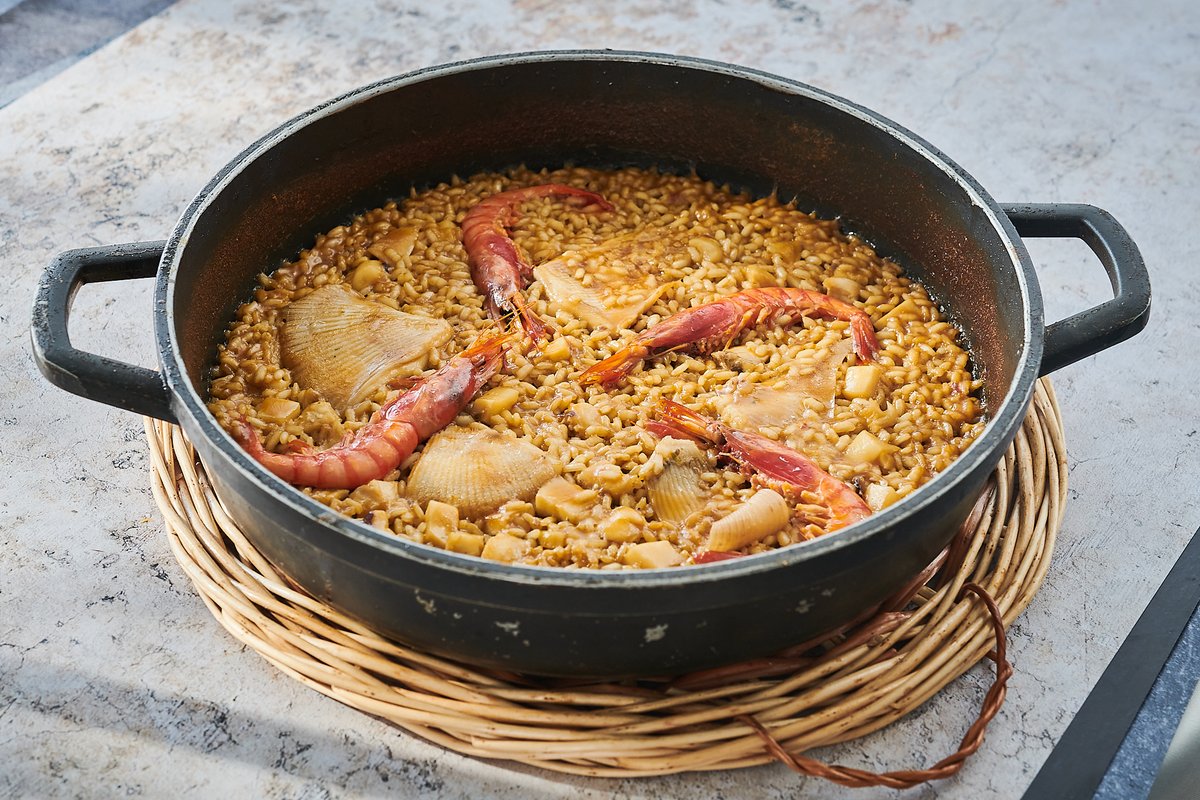 Algadirdeldelta's tweet photo. Una docena de arroces entre los que escoger, y perfectos para compartir. 
¿Cuál es vuestro favorito?

Reserves: https://t.co/EQcn9NUtbi 

#arroces #estrellaverde #GuiaMichelin2024 #somgastronomia #Deltadelebre #restaurantestarragona #AlgadirDelDelta #EUEcolabel # https://t.co/tqe0BnrpN5
