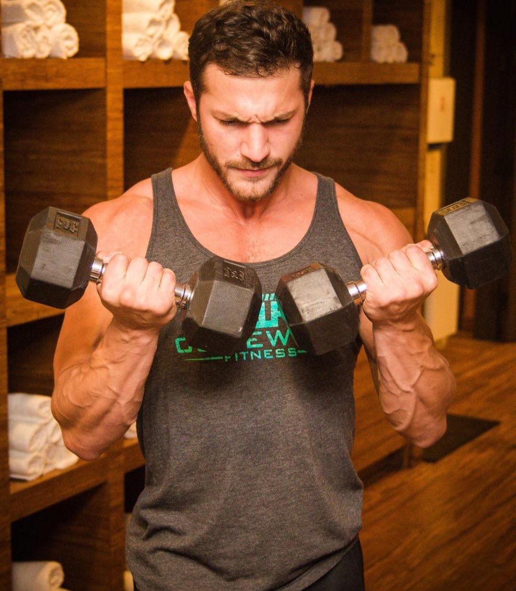 AlphaMaleKW's tweet photo. Easter workout completed. Looking good and feeling even better. Ready for an afternoon of Easter eggs and draining simps 😈 

Cashmaster | Findom | Alphamale https://t.co/h0xJlbibx9