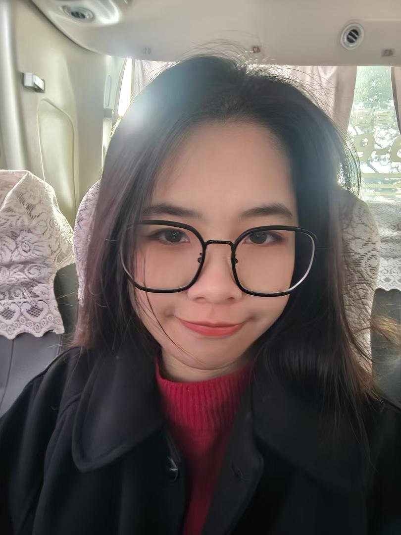 【网友投稿】网友投稿身边人，23岁的眼镜学生妹，看着挺清纯的样子，是不是隐藏着反差的一面呢？
整体还是比较可爱的眼镜妹，评分： 7 分。欢迎更多眼镜妹自己来投稿！ #眼镜 #眼镜妹 #眼镜控 #眼镜女生 #反差 #投稿 #自毁 #社死 #羞辱 #评价 #曝光