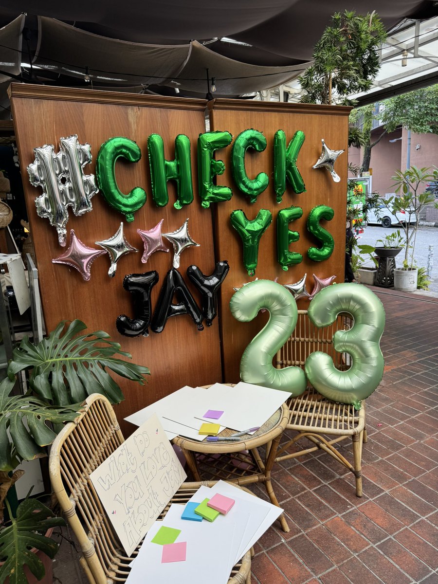 EN_phoria's tweet photo. Track #23: #CheckYes_Jay ๐ฉโก๐ช https://t.co/32Jp2txjWs
