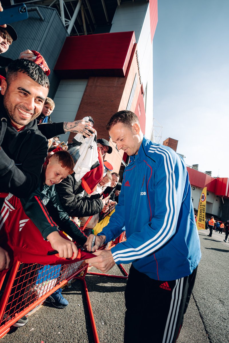 Jonny is back 🥰

#MUFC || #MUNWOL