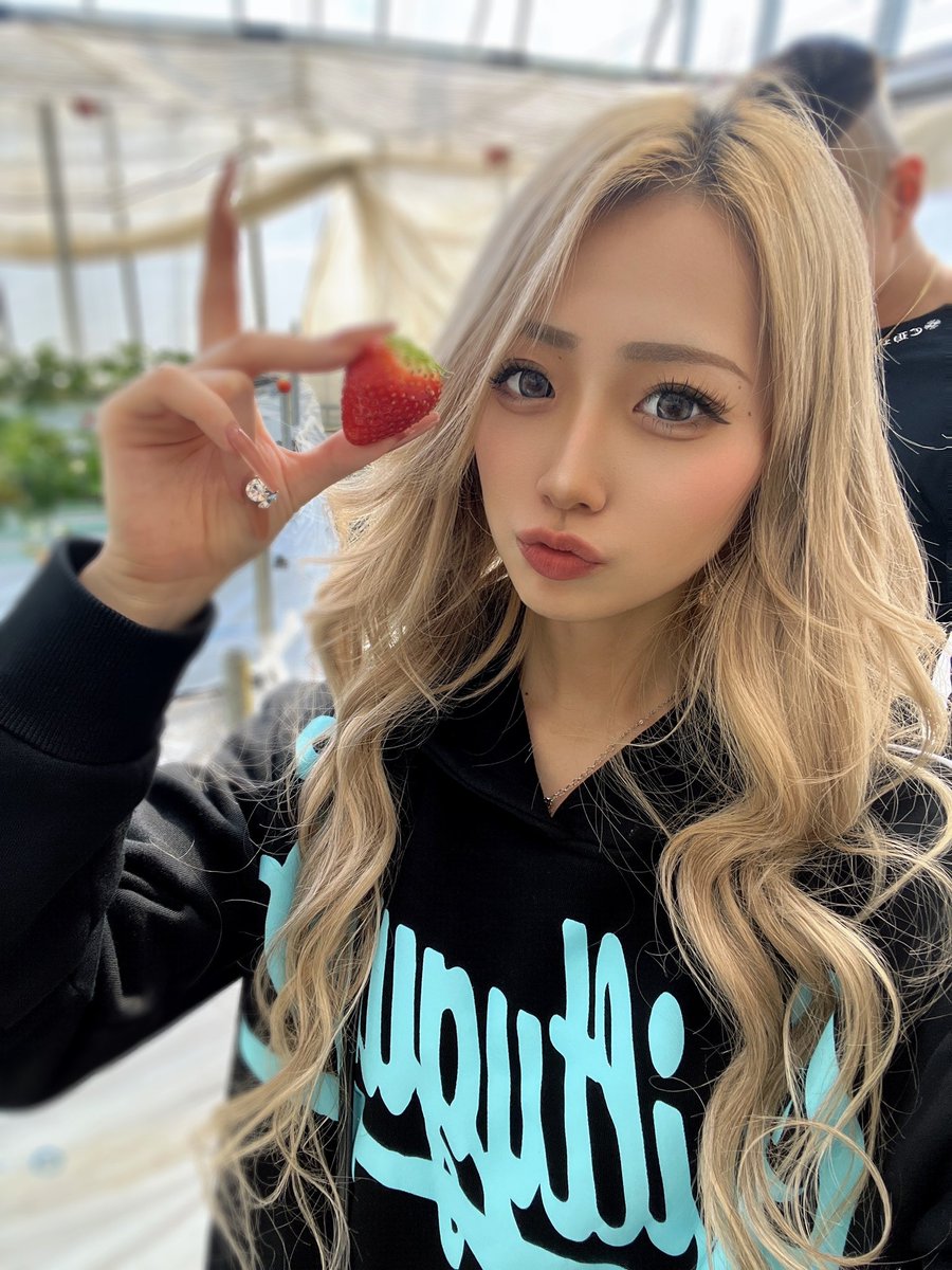 marina_s0324's tweet photo. 🍓🐄 https://t.co/2flc9RIbgH