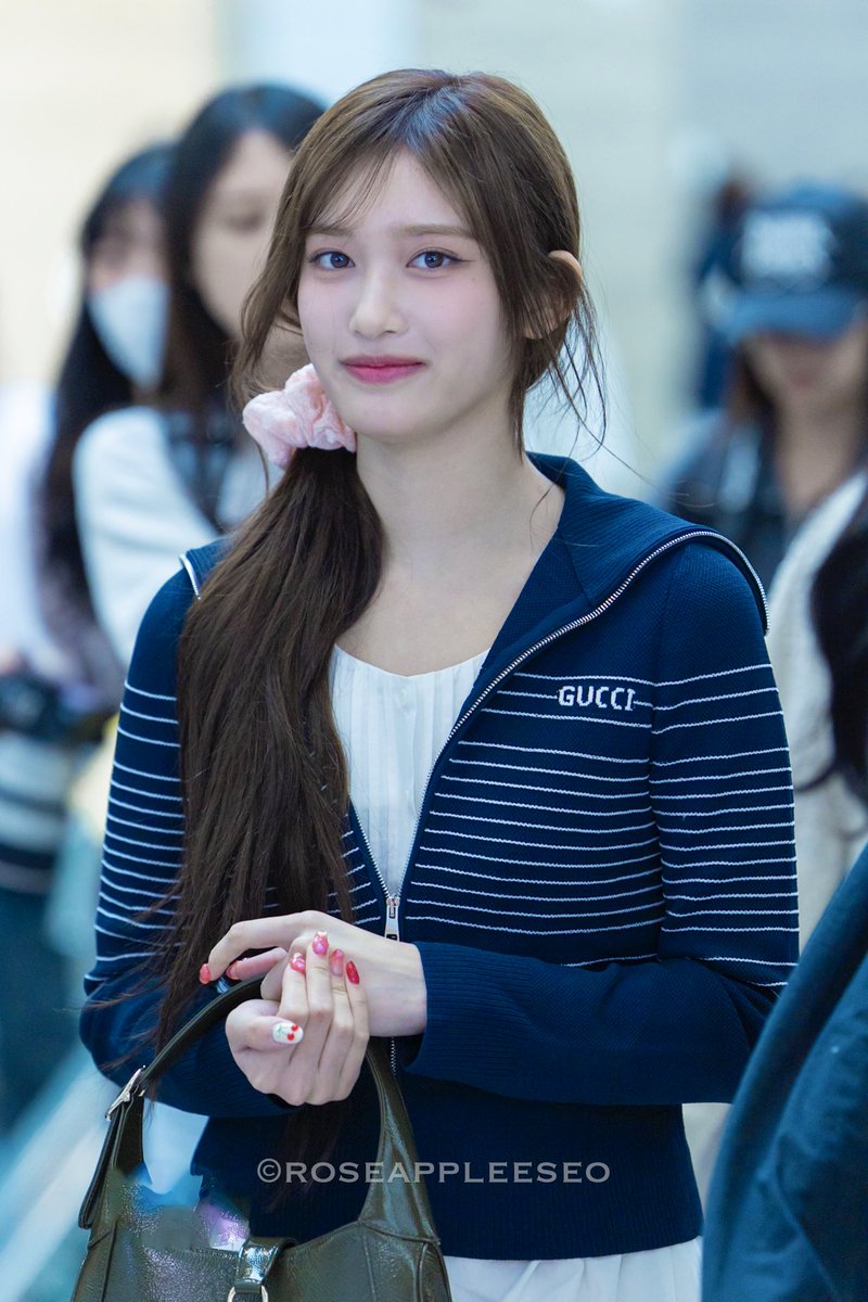 R O R A 🐸✨ tweet media